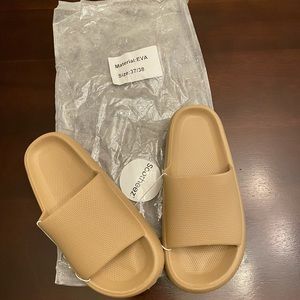 Tan Pillow Scuba Slides